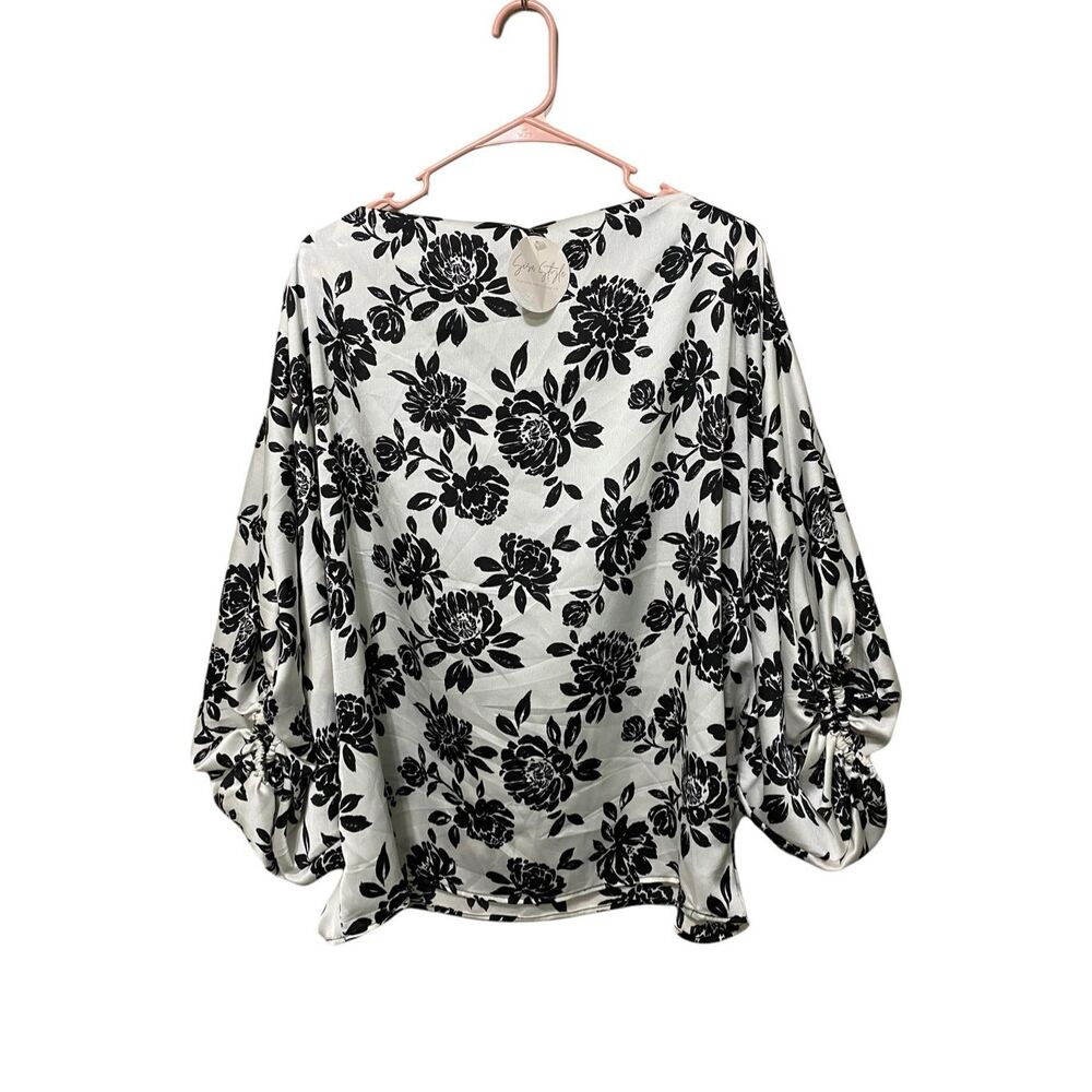 Vine & Love NWT Black White Floral Classy Blouse Size Large